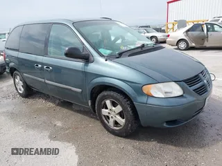 2006 Dodge Caravan SXT z VIN 1D4GP45R56B738708, wystawiony jako IAAI lot #42015544 z przebiegiem 125 494 mil mil oraz . Historia ofert i sprzedaży dostępna na DreamBid. Obrazek 1.