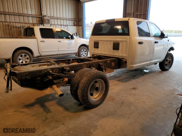 2018 Ram 3500 Chassis Cab Tradesman with VIN 3C7WRTCJ4JG325434, listed as a Copart auction lot 82293254 with 163,944 mi miles and Clean Title. Bid and sale history available at carsss.com. Image 3.