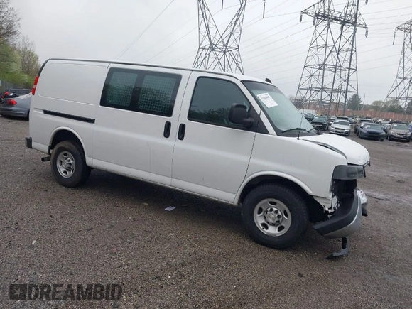 2021 Chevrolet Express Cargo z VIN 1GCWGAFP0M1198014, wystawiony jako IAAI lot #41844897 z przebiegiem 57 993 mil mil oraz . Historia ofert i sprzedaży dostępna na DreamBid. Obrazek 1.