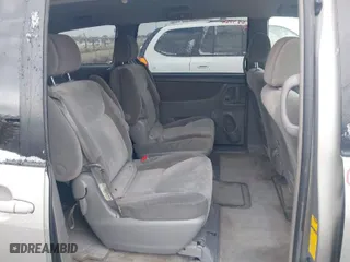 2008 Toyota Sienna LE with VIN 5TDBK23CX8S012363, listed as a IAAI auction lot 41802477 with 224,107 mi miles. Bid and sale history available at carsss.com. Image 8.
