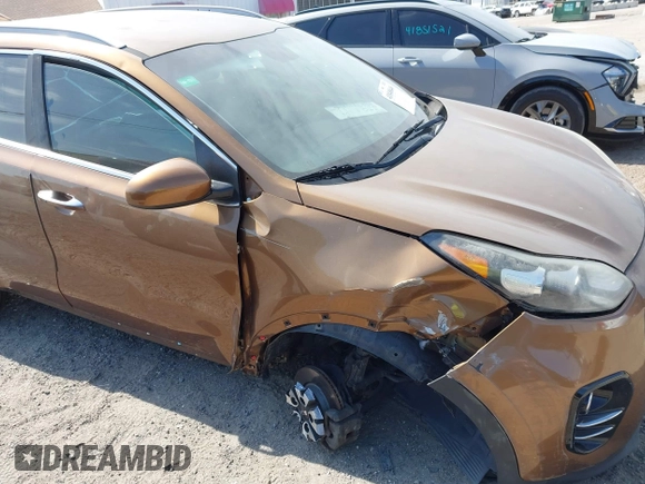 2017 Kia Sportage EX with VIN KNDPN3AC6H7109141, listed as a IAAI auction lot 41848646 with 123,211 mi miles. Bid and sale history available at carsss.com. Image 6.