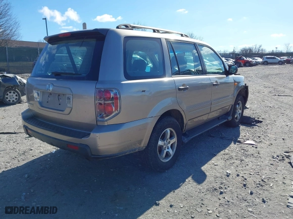 2007 Honda Pilot LX with VIN 5FNYF28127B038187, listed as a IAAI auction lot 41639252 with 149,548 mi miles. Bid and sale history available at carsss.com. Image 4.