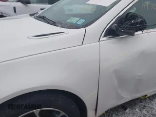 2017 Buick Regal Sport Touring z VIN 2G4GL5EX9H9164787, wystawiony jako IAAI lot #41729510 z przebiegiem 152 302 mil mil oraz . Historia ofert i sprzedaży dostępna na DreamBid. Obrazek 6.
