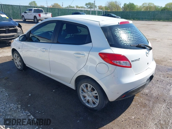 2014 Mazda 2 Sport with VIN JM1DE1KY0E0175562, listed as a IAAI auction lot 42023803 with 247,411 mi miles and . Bid and sale history available at carsss.com. Image 3.