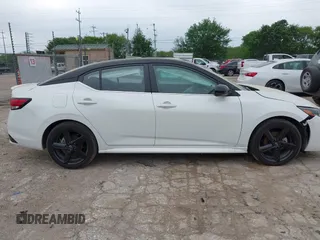 2024 Nissan Sentra SR z VIN 3N1AB8DVXRY290255, wystawiony jako IAAI lot #41935808 z przebiegiem 1 058 mil mil oraz . Historia ofert i sprzedaży dostępna na DreamBid. Obrazek 12.