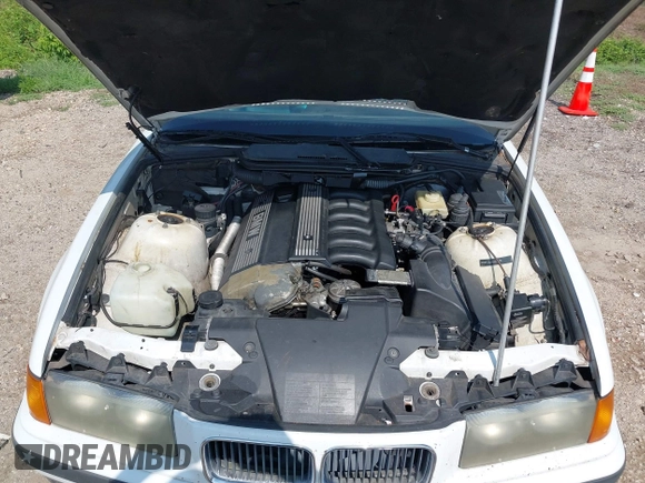 1995 BMW 3 Series с VIN WBABJ5320SJC83061, выставлен на аукционе IAAI как лот 42622969 с пробегом 221 495 миль миль и . История ставок и продаж доступна на DreamBid. Изображение 10.