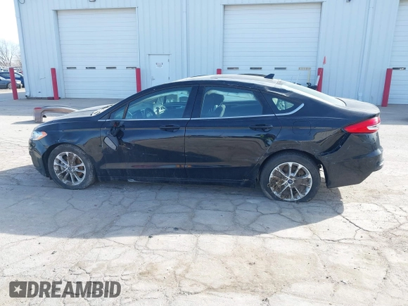 2020 Ford Fusion SE with VIN 3FA6P0HD8LR231106, listed as a IAAI auction lot 41755846 with 34,677 mi miles. Bid and sale history available at carsss.com. Image 14.
