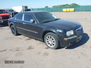 2009 Chrysler 300 с VIN 2C3LK63T99H631875, выставлен на аукционе IAAI как лот 42225992 с пробегом 132 664 миль миль и . История ставок и продаж доступна на DreamBid. Изображение 1.