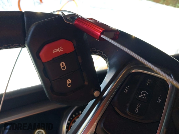 2018 Jeep Wrangler Unlimited Sahara z VIN 1C4HJXEN0JW274942, wystawiony jako IAAI lot #41175231 z przebiegiem 97 255 mil mil oraz . Historia ofert i sprzedaży dostępna na DreamBid. Obrazek 11.