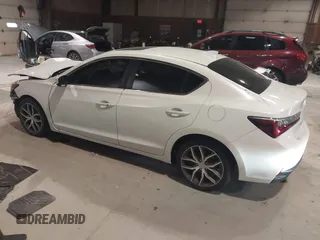 2019 Acura ILX w/Premium Pkg with VIN 19UDE2F71KA010585, listed as a IAAI auction lot 41282658 with 60,854 mi miles. Bid and sale history available at carsss.com. Image 3.