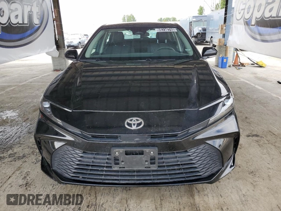 2025 Toyota Camry LE with VIN 4T1DAACK5SU000374, listed as a Copart auction lot 55730745 with 20,010 mi miles and Clean Title. Bid and sale history available at DreamBid. Image 5.