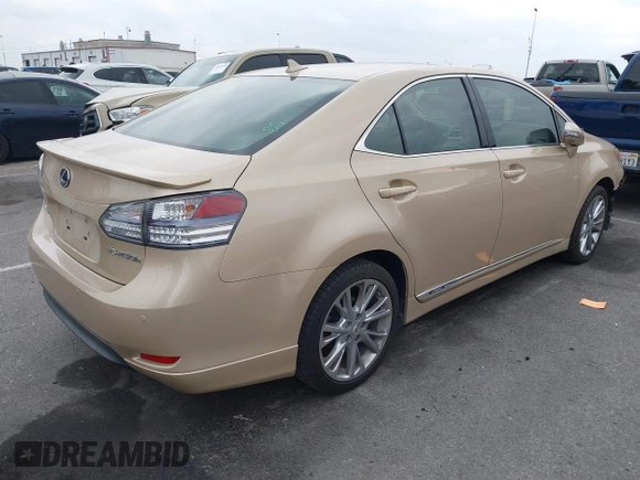 2010 Lexus HS 250h z VIN JTHBB1BA5A2001390, wystawiony jako IAAI lot #41461395 z przebiegiem 140 654 mil mil oraz . Historia ofert i sprzedaży dostępna na DreamBid. Obrazek 4.