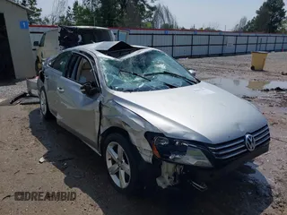 2013 Volkswagen Passat SE w/Sunroof with VIN 1VWBH7A39DC071878, listed as a IAAI auction lot 41903291 with 107,096 mi miles. Bid and sale history available at carsss.com. Image 6.