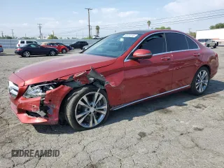 2016 Mercedes-Benz C 300 z VIN 55SWF4JB6GU170390, wystawiony jako Copart lot #55516145 z przebiegiem 90 764 mil mil oraz Szkoda całkowita • Salvage title. Historia ofert i sprzedaży dostępna na DreamBid. Obrazek 1.