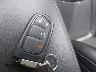 2020 Jeep Cherokee Latitude Plus z VIN 1C4PJMLB0LD536976, wystawiony jako IAAI lot #42244708 z przebiegiem 116 228 mil mil oraz . Historia ofert i sprzedaży dostępna na DreamBid. Obrazek 11.