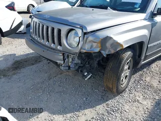2017 Jeep Patriot Sport with VIN 1C4NJRBB7HD145143, listed as a IAAI auction lot 41541812 with 79,924 mi miles and . Bid and sale history available at DreamBid. Image 6.