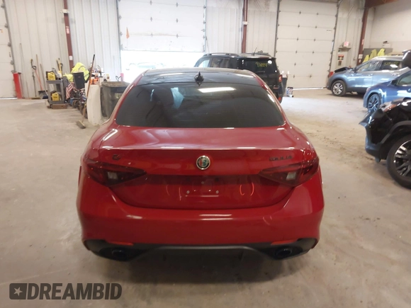 2020 Alfa Romeo Giulia z VIN ZARFANANXL7624226, wystawiony jako IAAI lot #41969817 z przebiegiem 60 367 mil mil oraz . Historia ofert i sprzedaży dostępna na DreamBid. Obrazek 16.