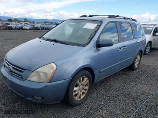 2008 Kia Sedona LX with VIN KNDMB233886206088, listed as a IAAI auction lot 41948185 with 203,327 mi miles. Bid and sale history available at carsss.com. Image 2.