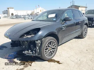 2018 Porsche Macan with VIN WP1AA2A50JLB18359, listed as a IAAI auction lot 41781711 with 68,657 mi miles. Bid and sale history available at carsss.com. Image 2.
