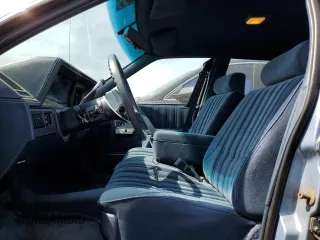 1993 Oldsmobile Cutlass Ciera S z VIN 1G3AG54N3P6330824, wystawiony jako Copart lot #59590864 z przebiegiem 2689 mil mil oraz Tytuł czysty. Historia ofert i sprzedaży dostępna na DreamBid. Obrazek 7.