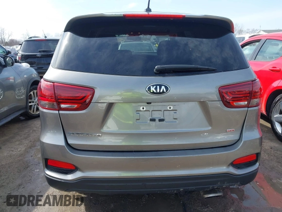 2019 Kia Sorento LX with VIN 5XYPG4A33KG476458, listed as a IAAI auction lot 41822014 with 103,501 mi miles. Bid and sale history available at carsss.com. Image 16.