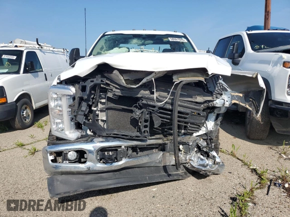 2023 Ford F-250 XL with VIN 1FT7W2BT0PEC14967, listed as a Copart auction lot 58661045 with 42,979 mi miles and Salvage title. Bid and sale history available at DreamBid. Image 5.