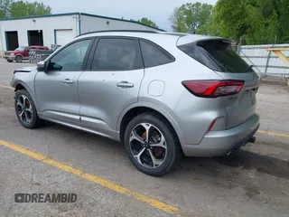 2023 Ford Escape ST-Line Select с VIN 1FMCU9NA4PUB17635, выставлен на аукционе IAAI как лот 42391475 с пробегом 25 383 миль миль и . История ставок и продаж доступна на DreamBid. Изображение 3.