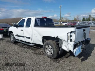2013 Chevrolet Silverado 1500 LT with VIN 1GCRKSE72DZ375571, listed as a IAAI auction lot 41935839 with 81,696 mi miles and . Bid and sale history available at DreamBid. Image 3.