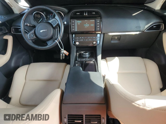 2018 Jaguar F-Pace 25t Premium z VIN SADCJ2FX5JA274806, wystawiony jako Copart lot #55439105 z przebiegiem 69 917 mil mil oraz Czysty tytuł • Clean title. Historia ofert i sprzedaży dostępna na DreamBid. Obrazek 8.