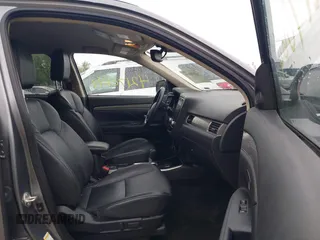 2020 Mitsubishi Outlander SE z VIN JA4AD3A31LJ001086, wystawiony jako IAAI lot #42170611 z przebiegiem 88 367 mil mil oraz . Historia ofert i sprzedaży dostępna na DreamBid. Obrazek 5.