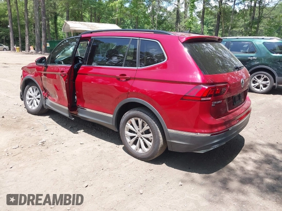 2018 Volkswagen Tiguan SEL with VIN 3VV3B7AX6JM073546, listed as a IAAI auction lot 42439602 with 97,109 mi miles and . Bid and sale history available at DreamBid. Image 3.