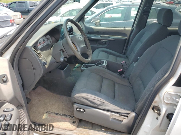 2001 Ford Explorer Sport Trac with VIN 1FMZU67E51UA46266, listed as a Copart auction lot 56628755 with 210,524 mi miles and Salvage title. Bid and sale history available at DreamBid. Image 7.