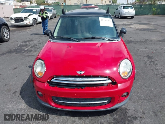 2013 MINI Hardtop with VIN WMWSU3C53DT681729, listed as a IAAI auction lot 42196391 with 128,197 mi miles and . Bid and sale history available at DreamBid. Image 6.