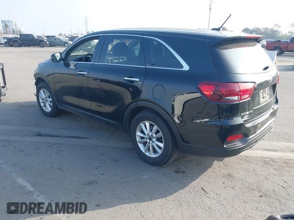 2019 Kia Sorento LX with VIN 5XYPG4A30KG583001, listed as a IAAI auction lot 41225400 with 77,881 mi miles. Bid and sale history available at carsss.com. Image 3.