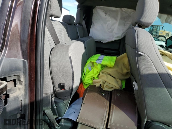 2019 Ford F-150 XL z VIN 1FTEX1CP1KKE99060, wystawiony jako Copart lot #77547014 z przebiegiem 131 941 mil mil oraz Nie do naprawy • Non repairable. Historia ofert i sprzedaży dostępna na DreamBid. Obrazek 10.