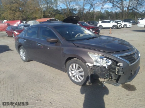 2013 Nissan Altima 2.5 SL with VIN 1N4AL3AP8DC164504, listed as a IAAI auction lot 40949799 with 222,325 mi miles. Bid and sale history available at carsss.com. Image 1.