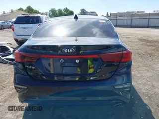 2021 Kia Forte LXS with VIN 3KPF24AD7ME363096, listed as a IAAI auction lot 42019176 with Not Provided miles and . Bid and sale history available at carsss.com. Image 16.
