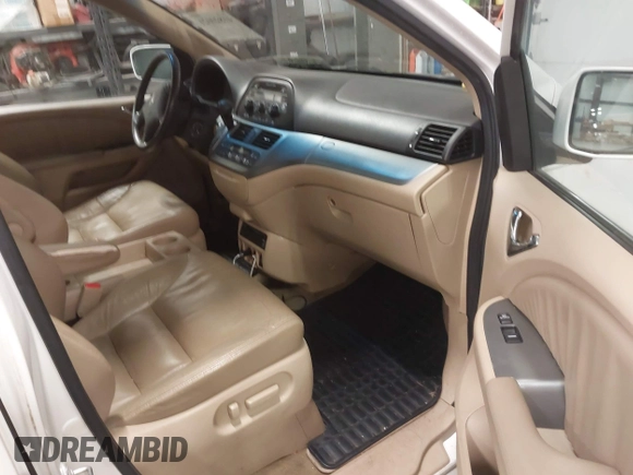 2008 Honda Odyssey EX-L with VIN 5FNRL38748B409231, listed as a IAAI auction lot 41820021 with 193,840 mi miles. Bid and sale history available at carsss.com. Image 5.