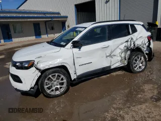 2024 Jeep Compass Latitude Lux with VIN 3C4NJDFN1RT593929, listed as a Copart auction lot 53492725 with 14,033 mi miles and Salvage title. Bid and sale history available at DreamBid. Image 1.