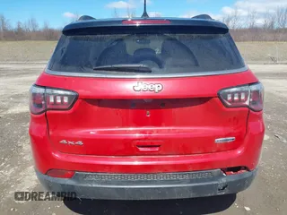 2018 Jeep Compass Altitude with VIN 3C4NJDBBXJT101043, listed as a IAAI auction lot 41937293 with 80,439 mi miles and . Bid and sale history available at carsss.com. Image 17.