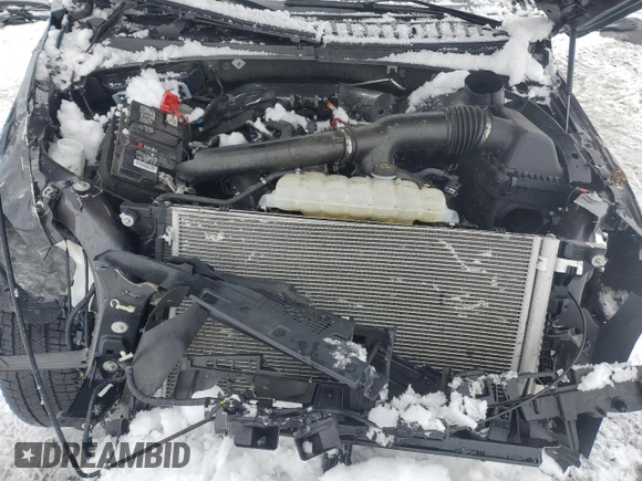 2024 Ford Expedition Max XLT z VIN 1FMJK1J86REA33833, wystawiony jako Copart lot #46241525 z przebiegiem 17 823 mil mil oraz Nie do naprawy • Non repairable. Historia ofert i sprzedaży dostępna na DreamBid. Obrazek 12.