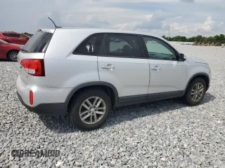 2015 Kia Sorento LX with VIN 5XYKT3A65FG555890, listed as a Copart auction lot 56026125 with 102,034 mi miles and Clean Title. Bid and sale history available at DreamBid. Image 3.