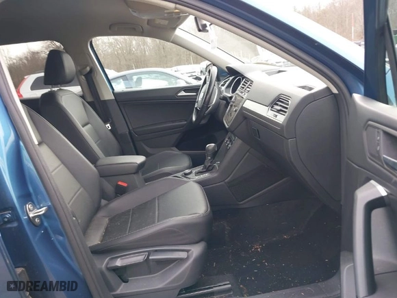 2019 Volkswagen Tiguan SE with VIN 3VV2B7AX7KM107443, listed as a IAAI auction lot 41628603 with 53,444 mi miles. Bid and sale history available at carsss.com. Image 5.