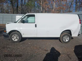 2020 Chevrolet Express Cargo with VIN 1GCWGAFPXL1145075, listed as a IAAI auction lot 41215528 with 115,466 mi miles and . Bid and sale history available at DreamBid. Image 14.