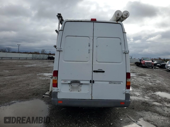 2006 Freightliner Sprinter with VIN WDYPD744465866552, listed as a Copart auction lot 81857744 with 181,914 mi miles and Clean Title. Bid and sale history available at DreamBid. Image 6.