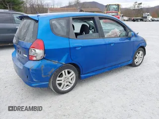 2007 Honda Fit Sport z VIN JHMGD38687S009331, wystawiony jako IAAI lot #40875326 z przebiegiem 151 175 mil mil oraz . Historia ofert i sprzedaży dostępna na DreamBid. Obrazek 4.