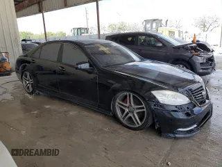 2013 Mercedes-Benz S 550 with VIN WDDNG7DB3DA537070, listed as a Copart auction lot 54398295 with 61,577 mi miles and Salvage Title. Bid and sale history available at carsss.com. Image 4.