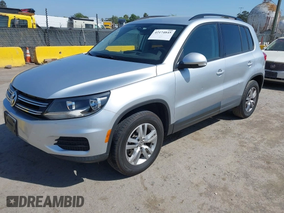 2017 Volkswagen Tiguan S z VIN WVGAV7AX5HK016877, wystawiony jako IAAI lot #42174845 z przebiegiem 99 334 mil mil oraz . Historia ofert i sprzedaży dostępna na DreamBid. Obrazek 21.