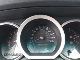 2006 Toyota 4Runner SR5 z VIN JTEZU14R968042179, wystawiony jako IAAI lot #42219773 z przebiegiem 242 217 mil mil oraz . Historia ofert i sprzedaży dostępna na DreamBid. Obrazek 7.
