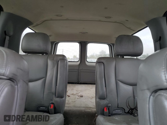 2003 Chevrolet Suburban Z71 z VIN 3GNFK16Z23G187474, wystawiony jako Copart lot #51520675 z przebiegiem 247 872 mil mil oraz Czysty tytuł • Clean title. Historia ofert i sprzedaży dostępna na DreamBid. Obrazek 10.